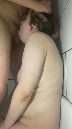 Facefucked In The Shower'