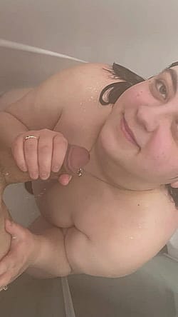 Do You Love Shower Blowjobs Too?!'